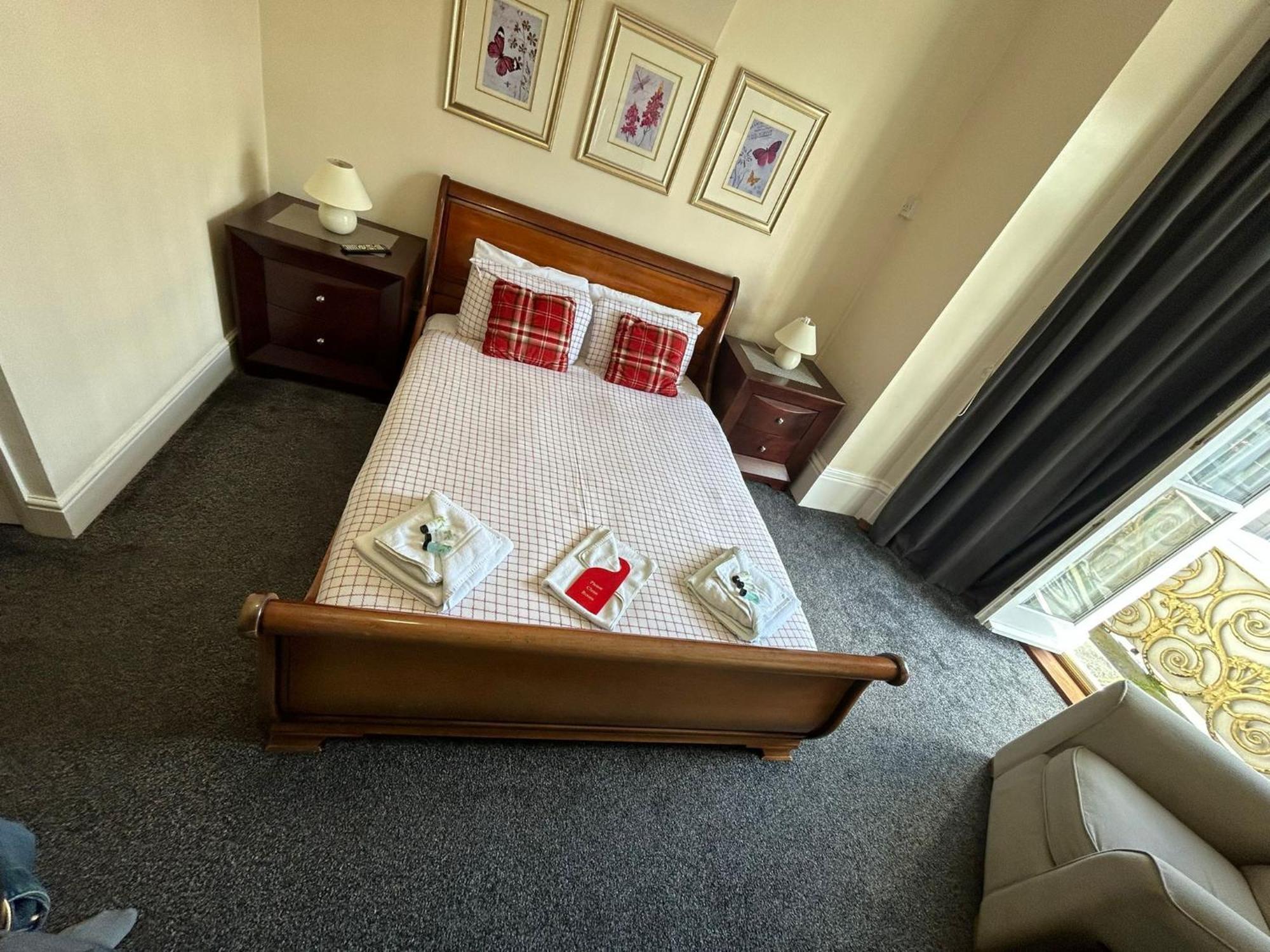 The Lyndhurst Guest House Great Yarmouth Extérieur photo